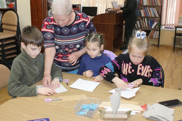 Медиабеседа «Чудеса рукотворные: о сокровищах народных искусств» с мастер-классом