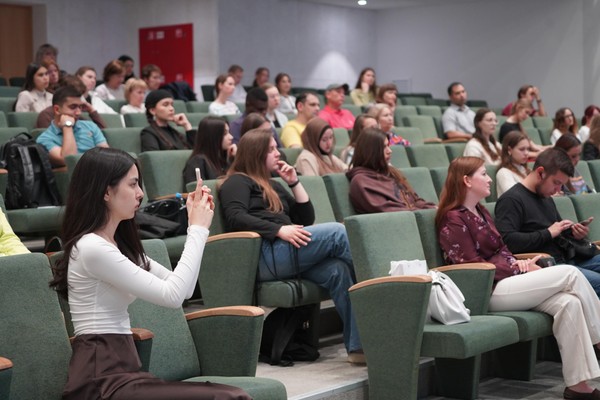 Лекция «Микрофлюидика: лаборатория на-чипе в науке и передовых технологиях»