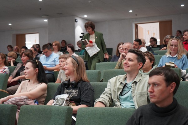 Лекция «Квантовый свет: Одиночные фотоны, бифотоны и запутанность»