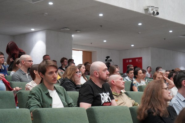 Паблик-ток «Сдвиг по времени: часовой пояс Казани»