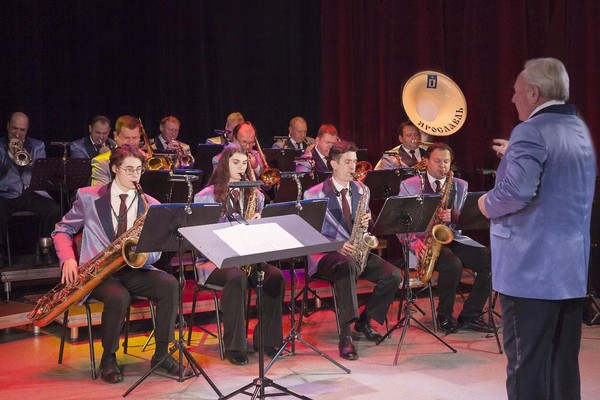 Программа «Духовой оркестр приглашает танцевать»