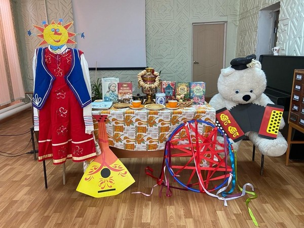 Фольклорные посиделки «Как на Масленой неделе...»