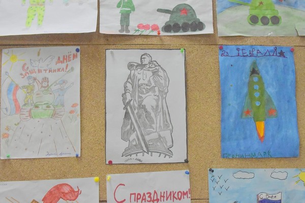 Выставка рисунков «Наш общий дом Россия»