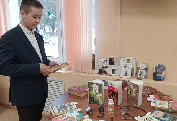 Литературный поединок «Школьники и классики»