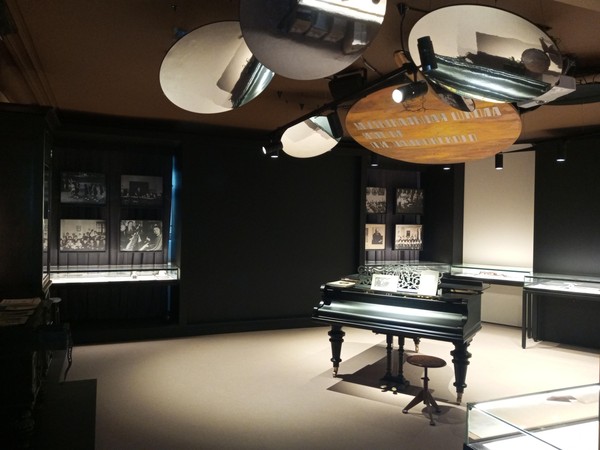 Экскурсия по Музею истории дополнительного художественного образования