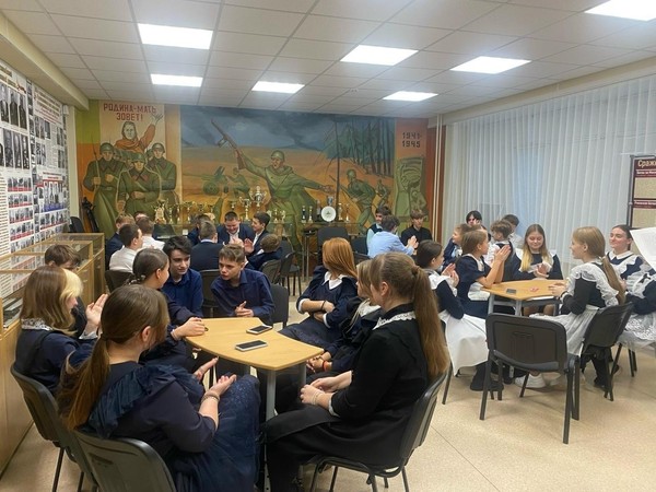 Познавательная игра «В их строках душа России»