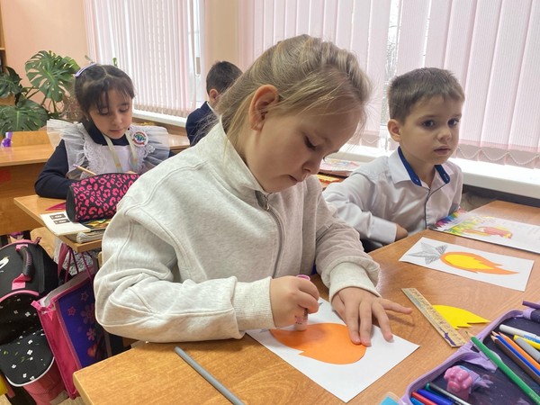 Выставка рисунка «Солдат моей страны»