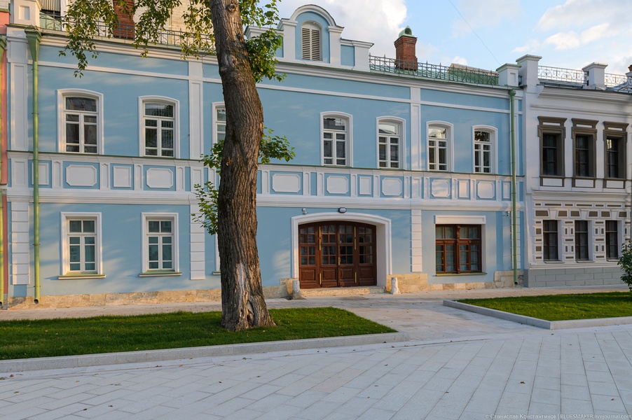 Экскурсия по Школьной улице и Андроникову монастырю