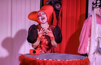 Алиса в стране чудес