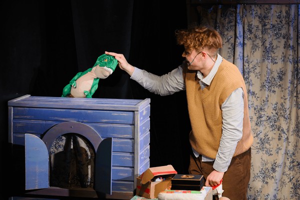 Спектакль «Динозавры в шкафу»