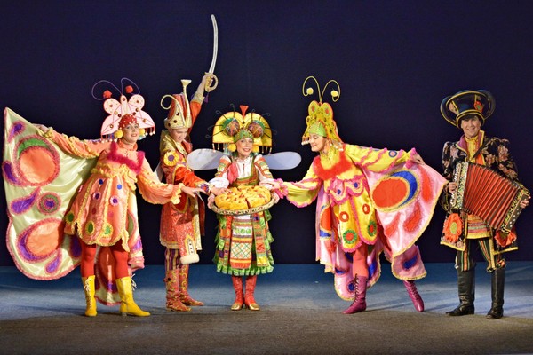 Спектакль «Муха-цокотуха»