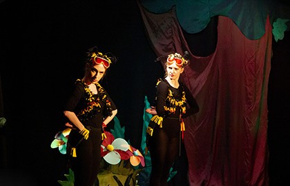 Трое в лесу спешат на помощь