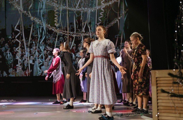 Танцевальный спектакль «Девчата»