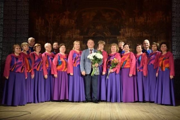 Музыкальный вечер «Весь мир начинается с женщины»