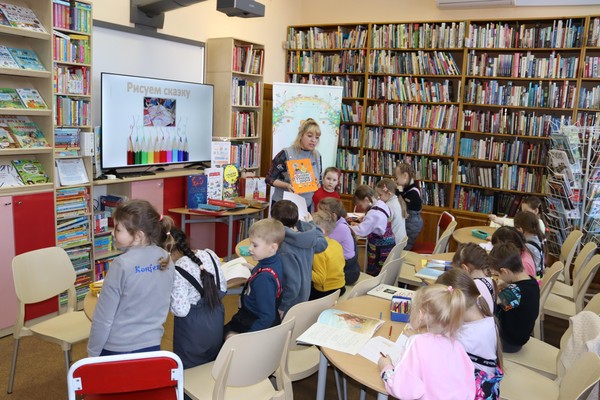 Воскресный семейный мастер-класс «Весенняя открытка своими руками»