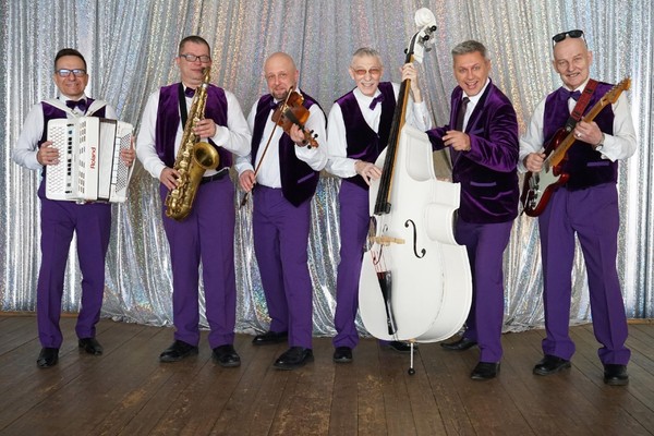 Концертная программа «Самым милым и любимым»