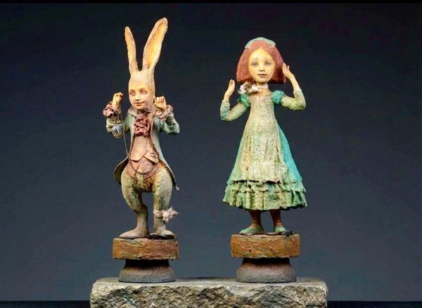 Выставка «Про куклу и мишку»