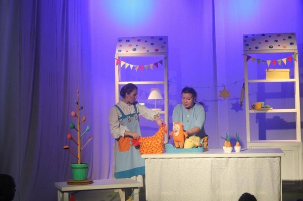 Спектакль «Лисичка со скалочкой»