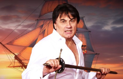 Александр Серов