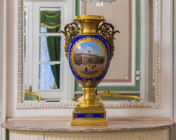 Обзорная экскурсия по помещениям Большого зала и посещение «царских комнат»