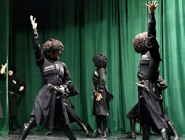 Мастер-класс «Основы сценического движения танца»