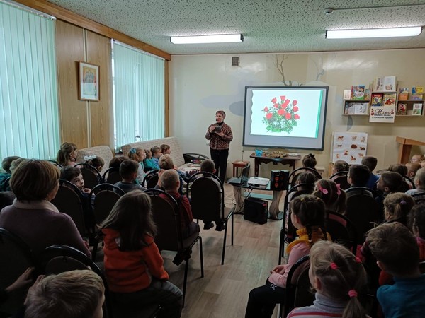 Литературная гостиная «Доносится эхо из звонкого детства»