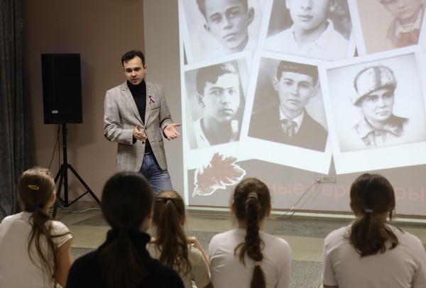 Тематическая программа по патриотическому воспитанию «Подвиг и слава героев России»