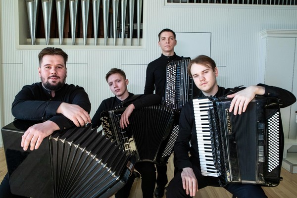 Концерт Сибирского квартета баянистов