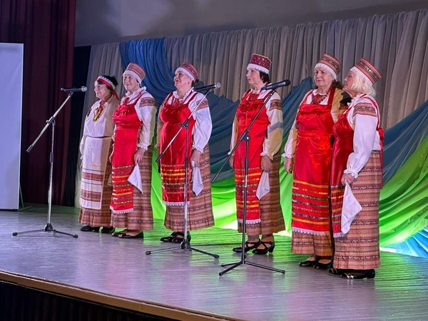 Праздничная встреча «Дарите женщинам цветы»