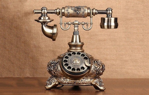 День рождение телефонного аппарата