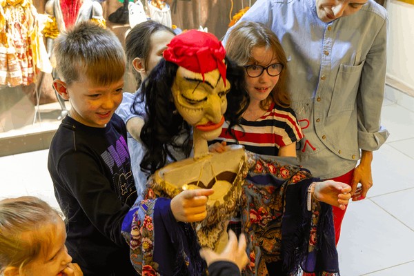 Экскурсия «Рождение и жизнь кукольного спектакля»