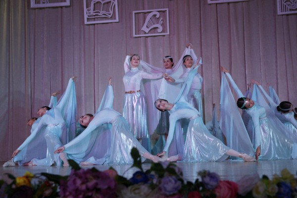 Концерт «Весенний дивертисмент»