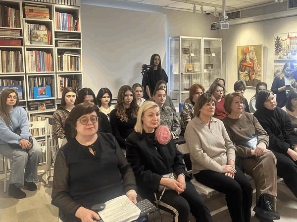 Лекторий «Илья Хегай. Женские образы»