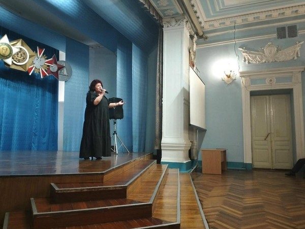 Концерт Светланы Хруцкой и ансамбля «Отражение» «Букет из белых роз»