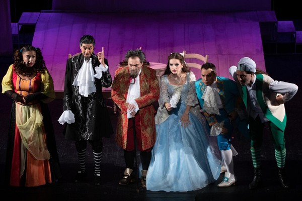 Спектакль «Слуга двух господ»