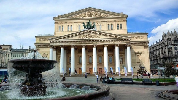 Калейдоскоп интересных фактов «И, взвившись, занавес шумит»