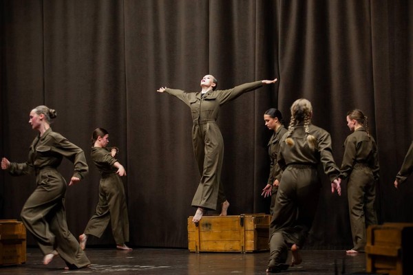 Спектакль «В небе ночные ведьмы»