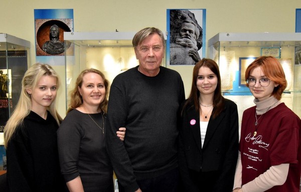 «Творческая встреча со скульптором Олегом Клюевым»