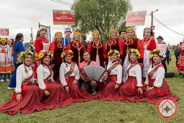 Музыкальный вечер фольклорного ансамбля «Кәләем»–«Кәләй керәшеннәрен лә килә күрәселәрем»