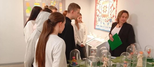 Лекция «Марьяна Медник. Графический портрет»