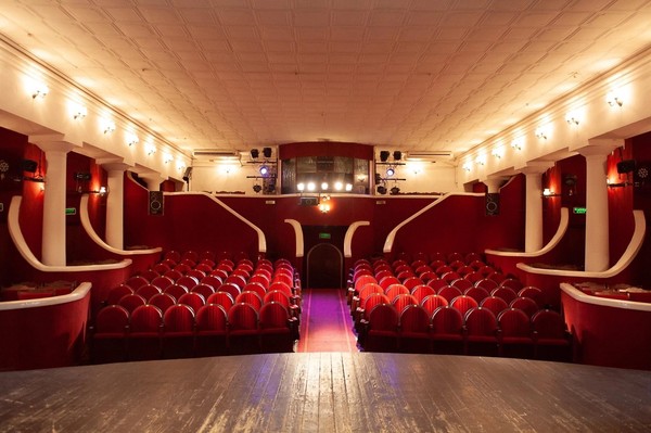 Спектакль «Шинель»