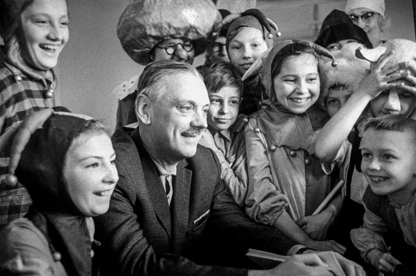 «Поэт из детства С. Михалков»