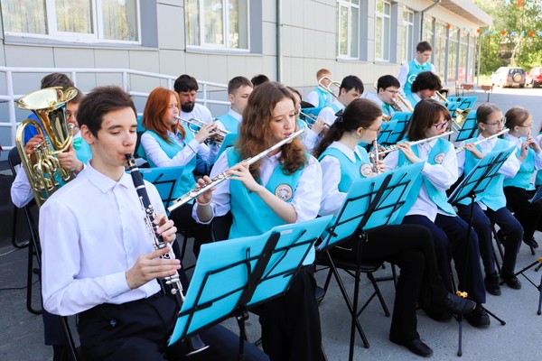 Школьный конкурс юных исполнителей на духовых и ударных инструментах «Музыка в движении»