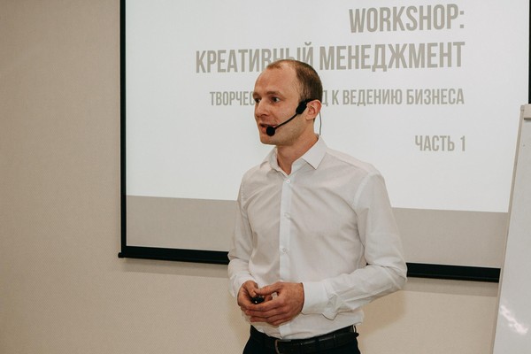 Музыкальный вечер «Кофе с толком» с Михаилом Кореневом