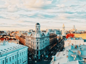 Контрасты Питера: парадные, дворы, коммуналка и видовая крыша