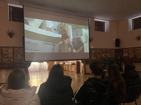 Трансляция художественного фильма «Под крышами Монмартра»