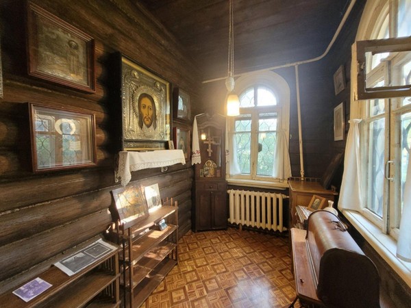 Выставка «Шаг к добру и свету»