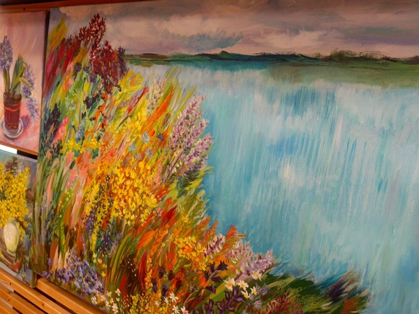 Выставка картин Елены Пахмутовой «Живые полотна: цветы и пейзажи»