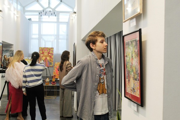 «Яркие краски доброй сказки»