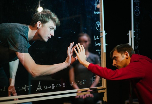 Спектакль «Загадочное ночное убийство собаки»